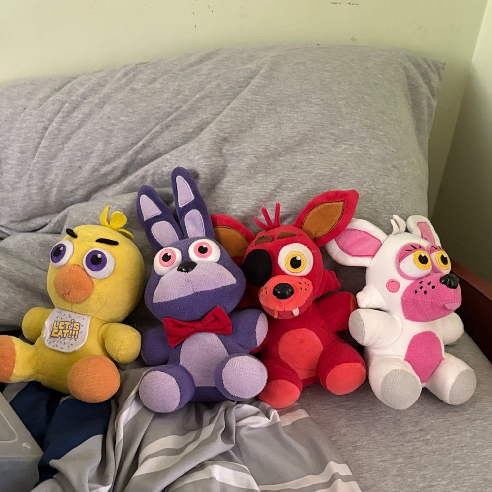Fnaf five nights at Freddys plushie lot originals